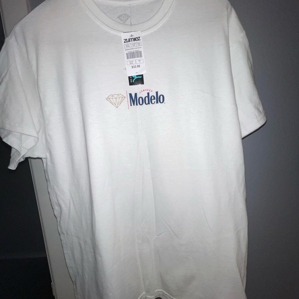 Modelo shirt by diamond supply co sz M